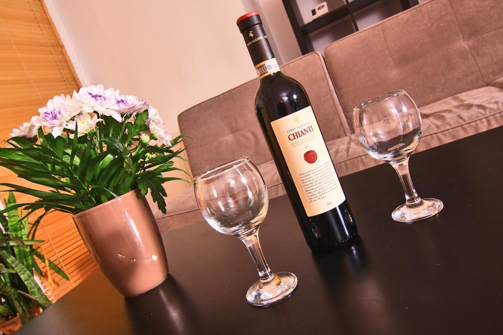Nirvana Accommodation บูคาเรสต์ ภายนอก รูปภาพ