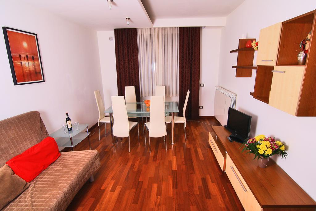 Nirvana Accommodation บูคาเรสต์ ภายนอก รูปภาพ
