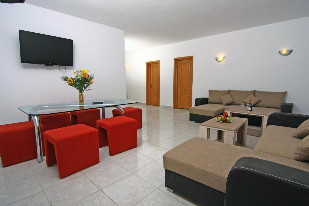 Nirvana Accommodation บูคาเรสต์ ภายนอก รูปภาพ