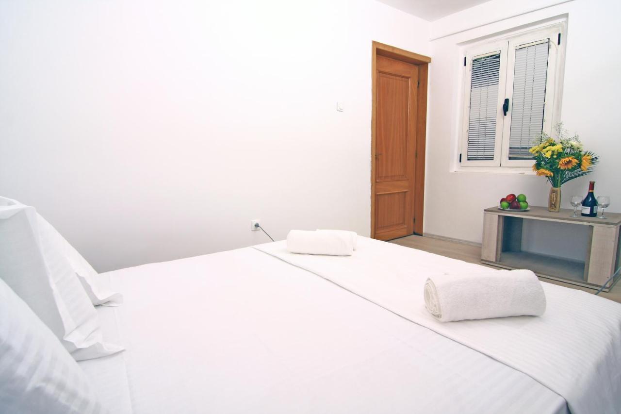 Nirvana Accommodation บูคาเรสต์ ภายนอก รูปภาพ