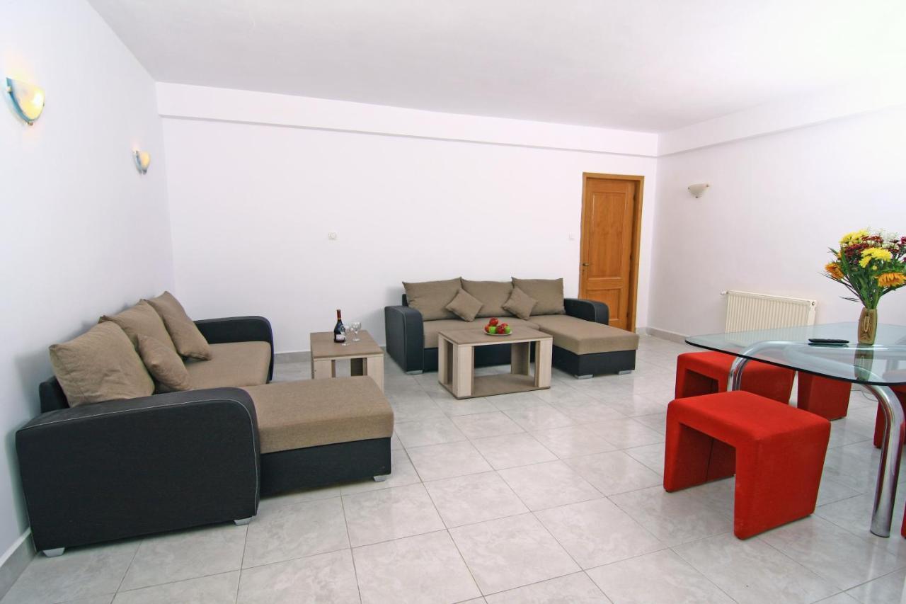 Nirvana Accommodation บูคาเรสต์ ภายนอก รูปภาพ